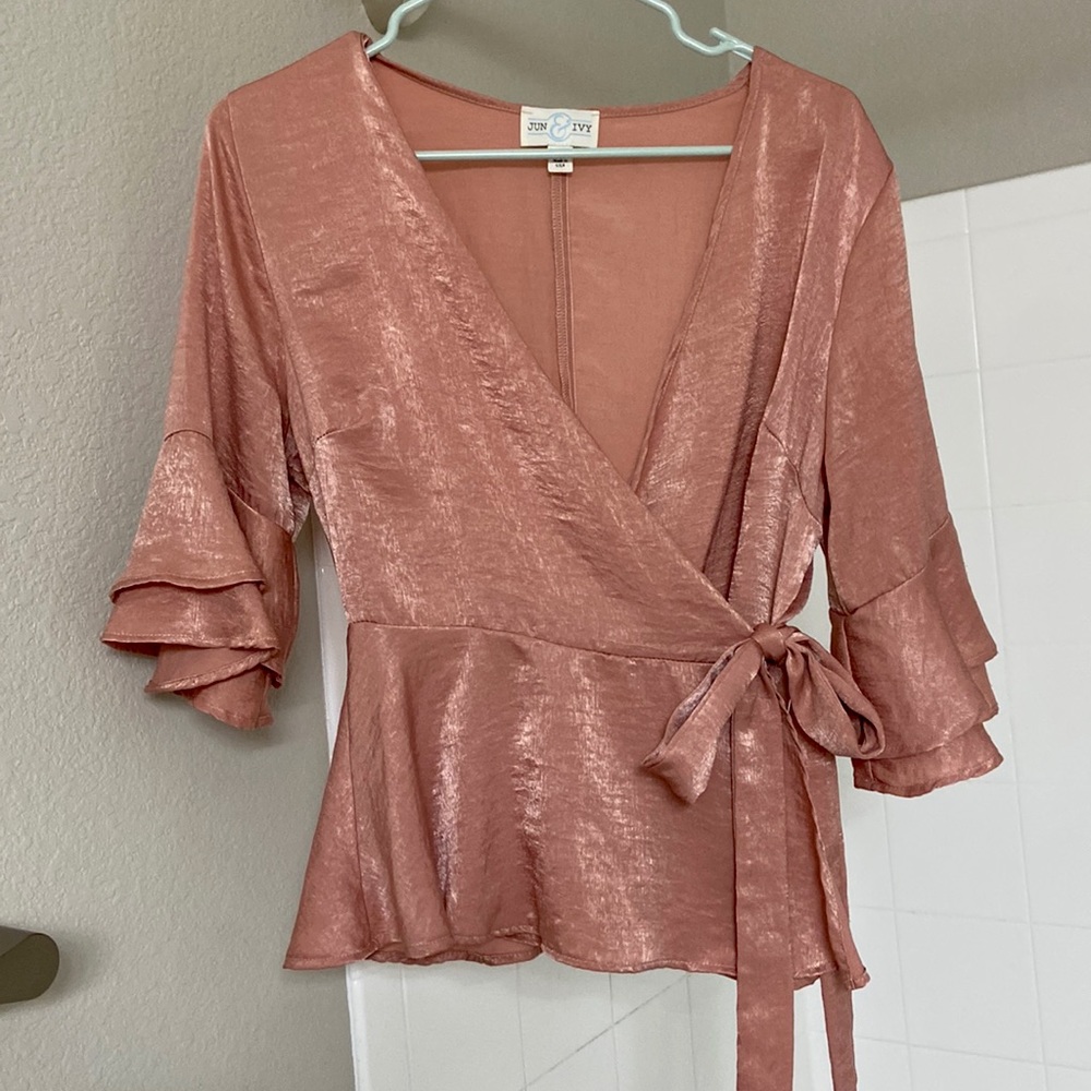 Jun & Ivy pink satin cross over 1/2 sleeve shirt